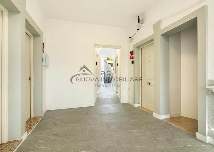 Flores 2 * Playa de las Americas (Tenerife)